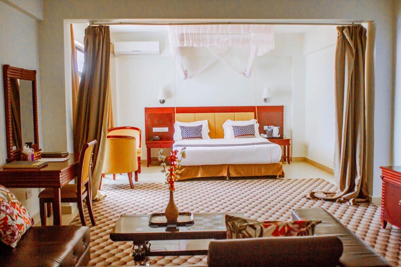 Luwa Evergreen Hotel متوارا المظهر الخارجي الصورة