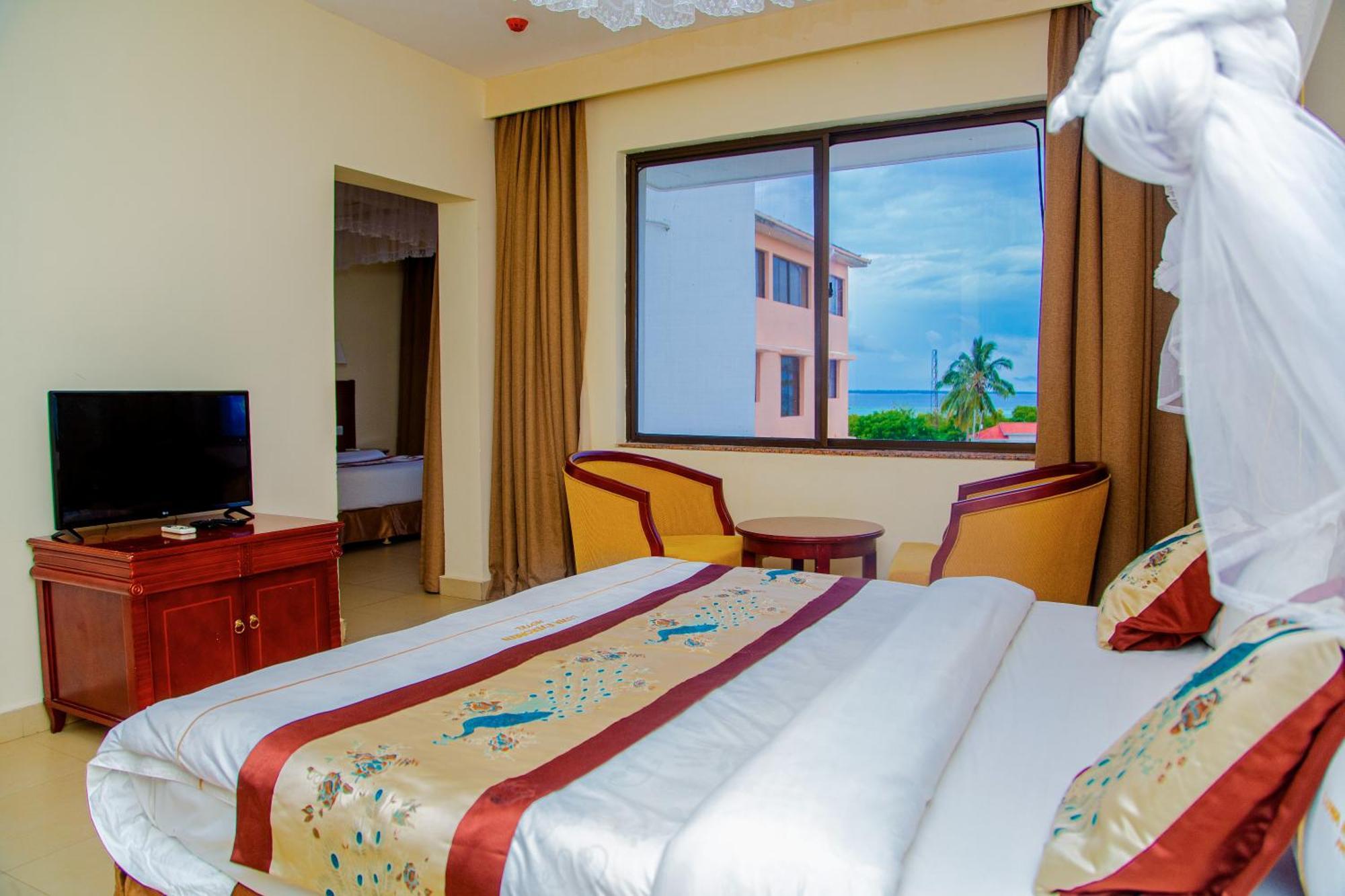 Luwa Evergreen Hotel متوارا المظهر الخارجي الصورة