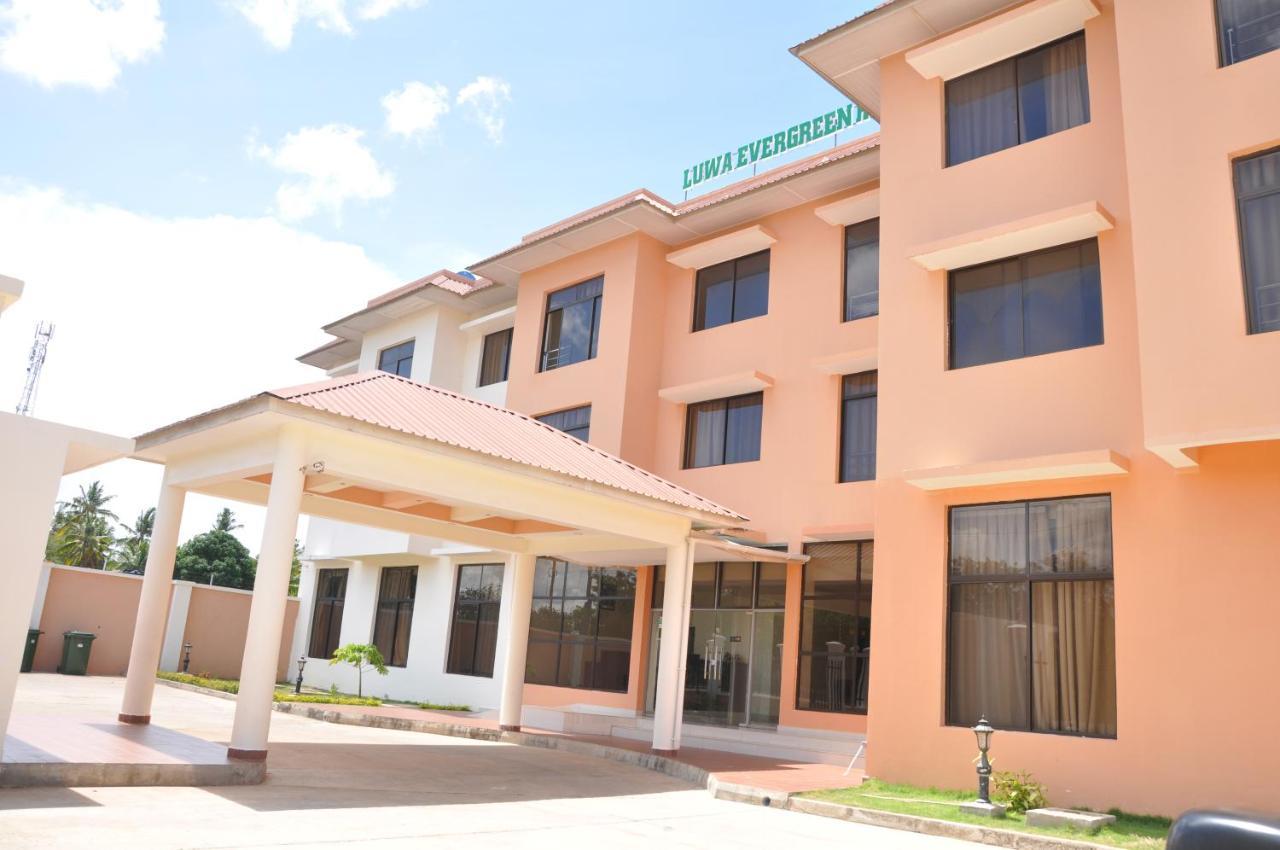 Luwa Evergreen Hotel متوارا المظهر الخارجي الصورة