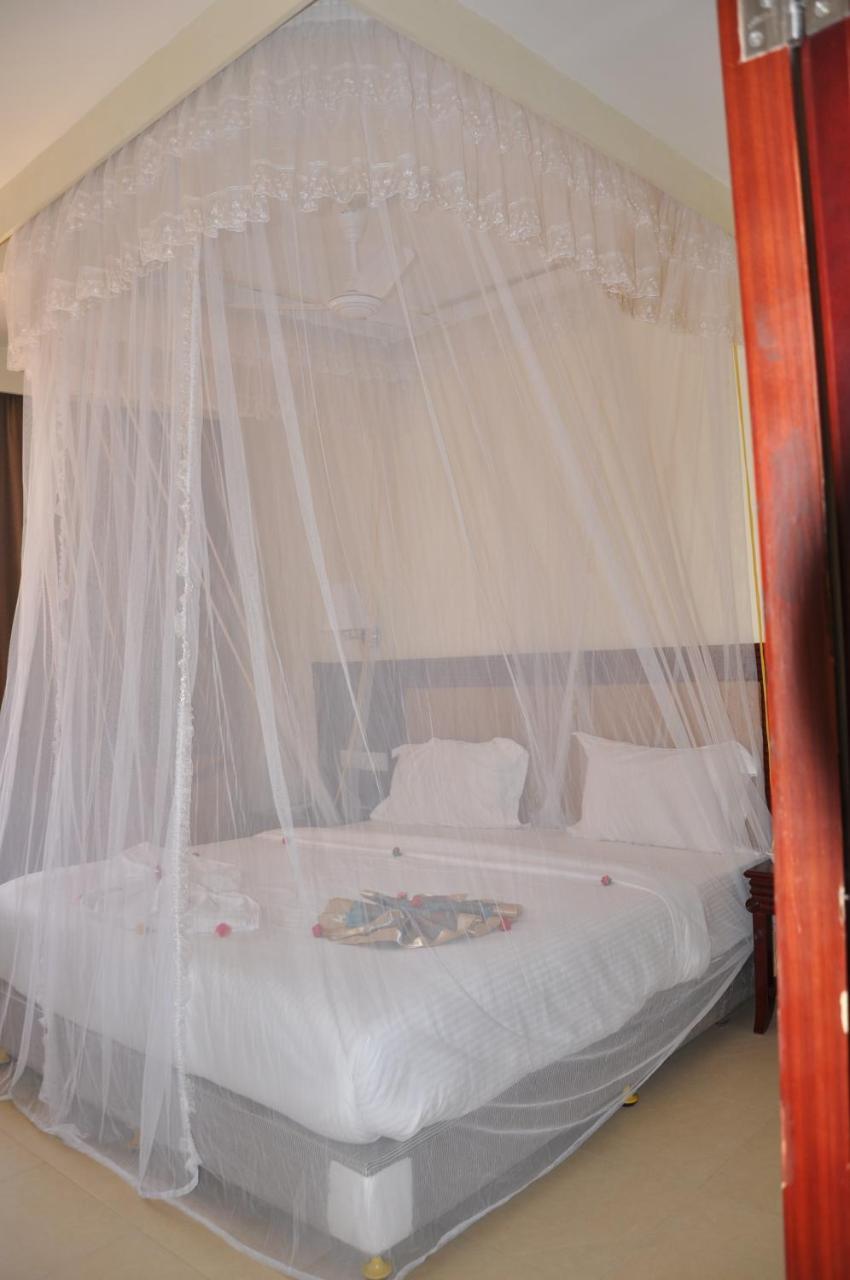 Luwa Evergreen Hotel متوارا المظهر الخارجي الصورة