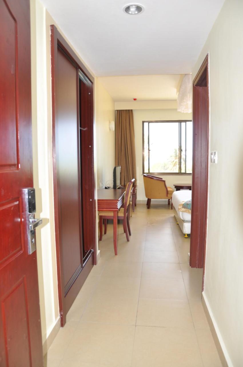 Luwa Evergreen Hotel متوارا المظهر الخارجي الصورة
