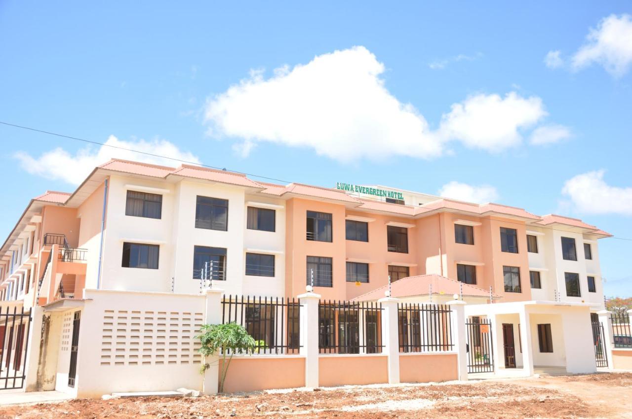 Luwa Evergreen Hotel متوارا المظهر الخارجي الصورة