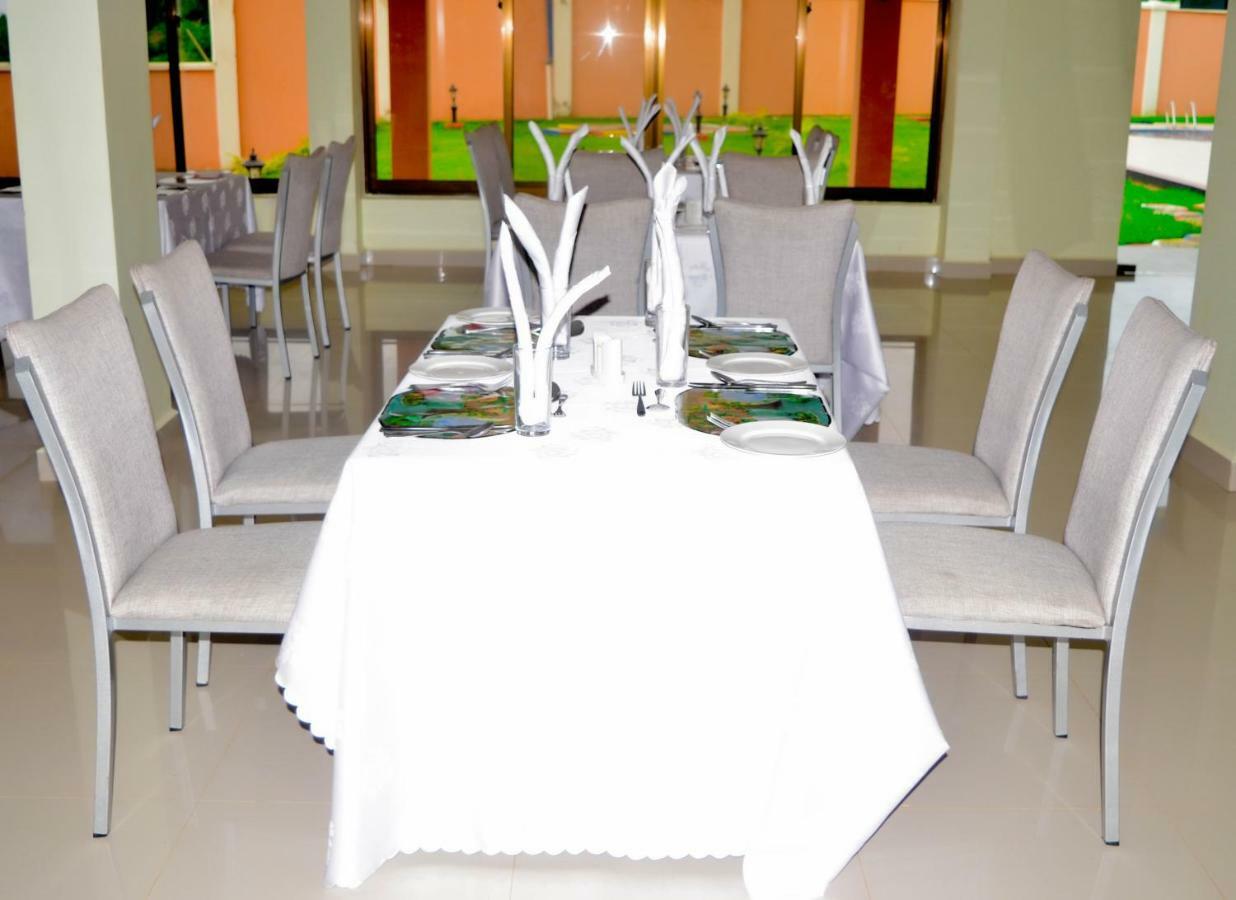 Luwa Evergreen Hotel متوارا المظهر الخارجي الصورة